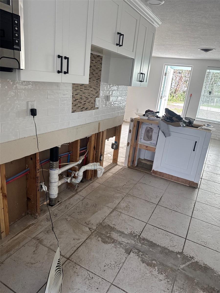 Photo 4 of 1020 DRURY LN