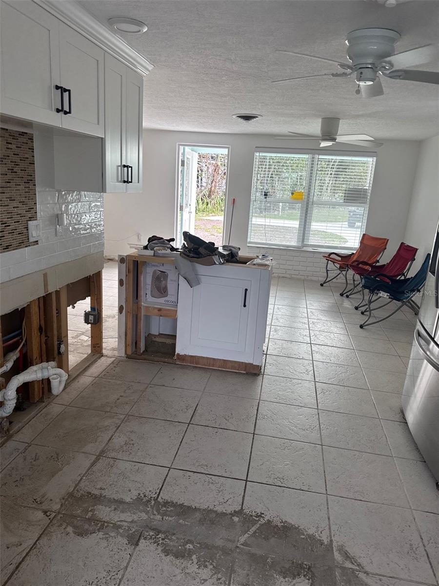 Photo 6 of 1020 DRURY LN
