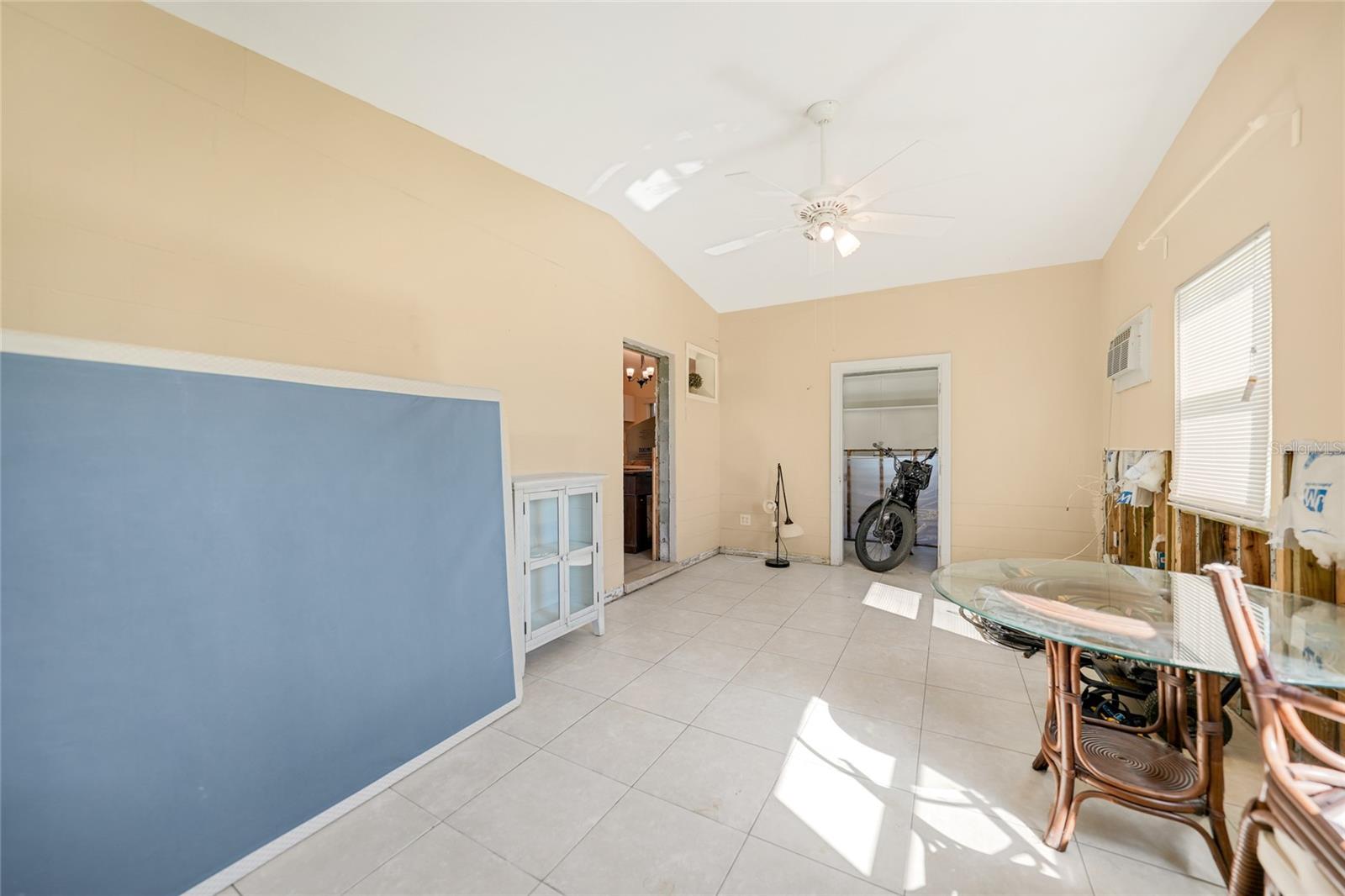 Photo 4 of 3120 WISTERIA PL
