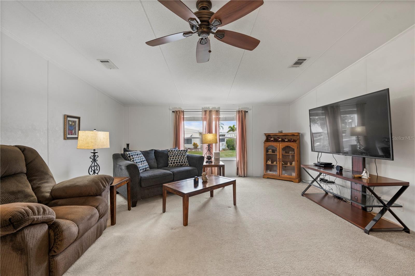 Photo 2 of 1000 KINGS HWY #372