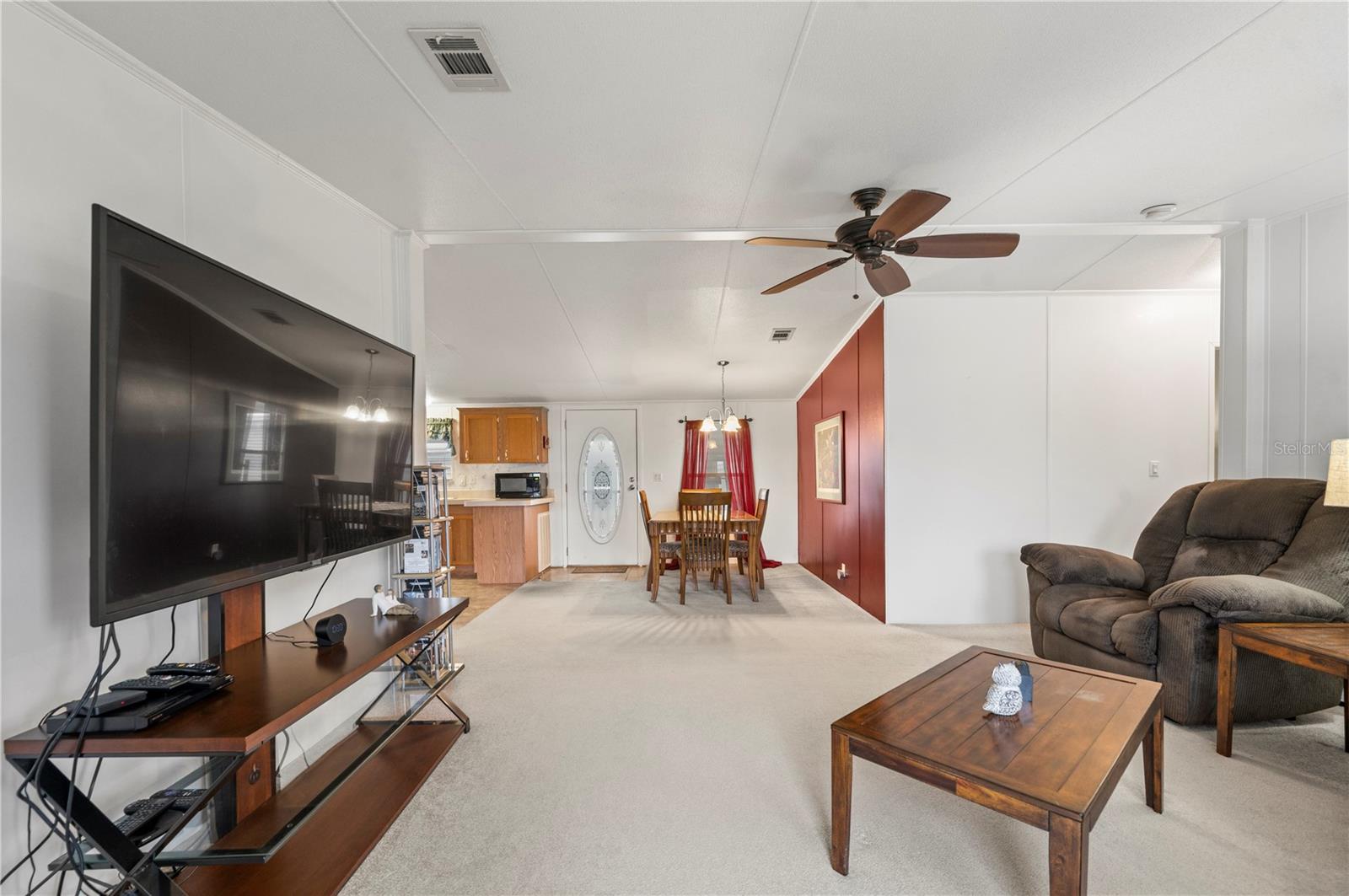 Photo 3 of 1000 KINGS HWY #372