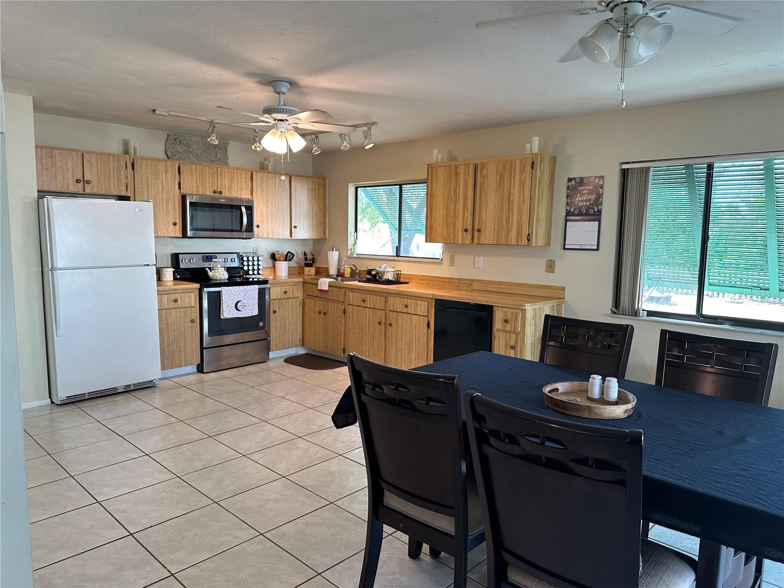 Photo 3 of 1563 BEACON DR
