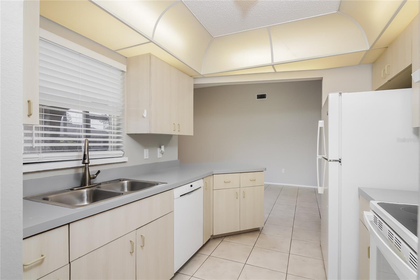 Photo 5 of 4067 BULA LN