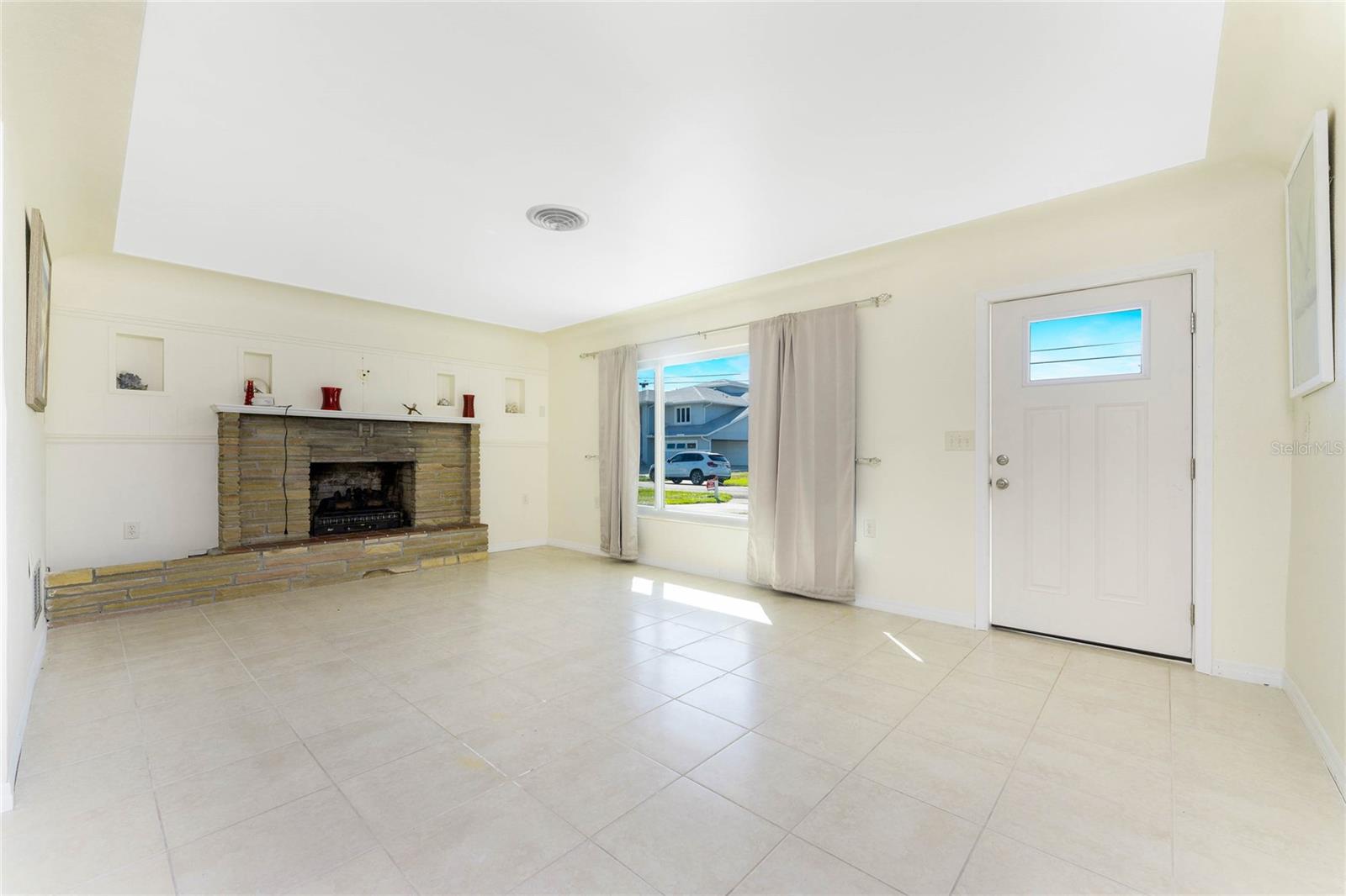 Photo 4 of 1447 LEMON BAY DR