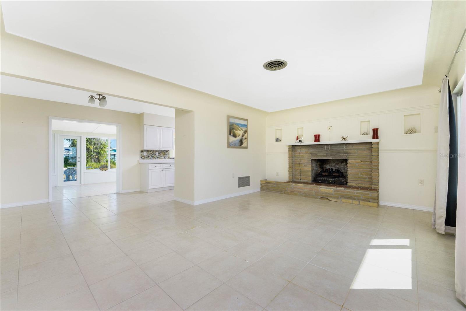 Photo 7 of 1447 LEMON BAY DR