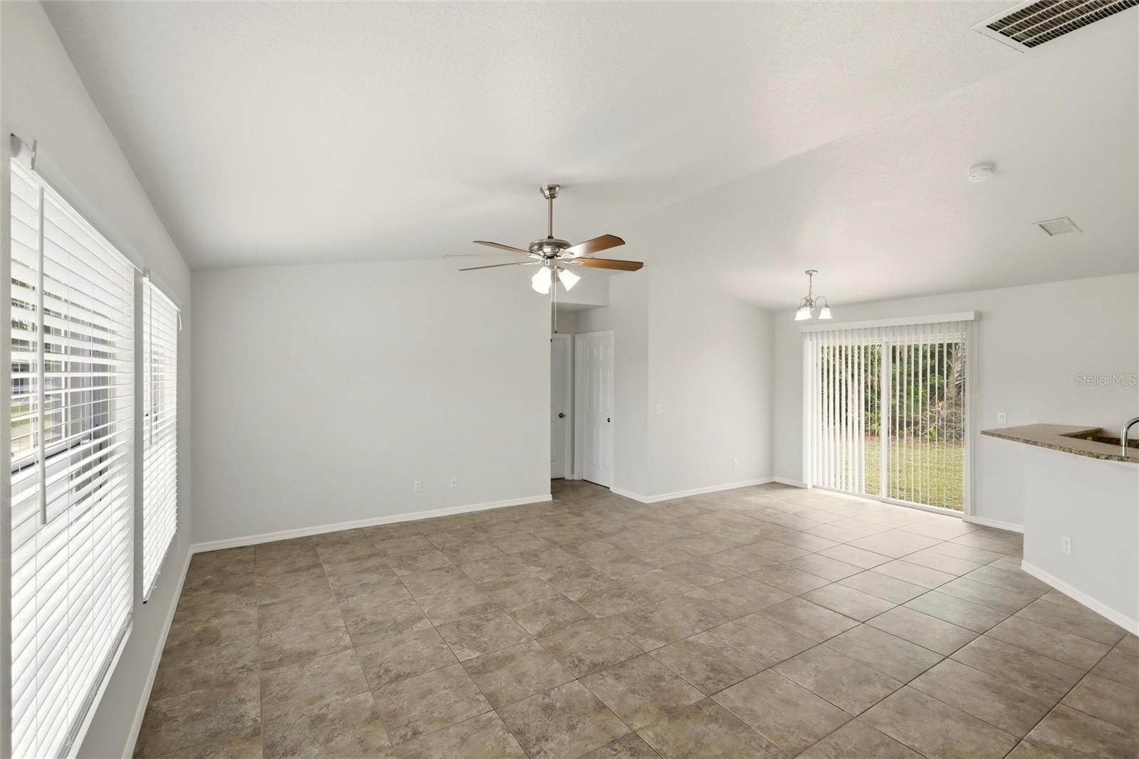 Photo 6 of 3207 WORTHINGTON AVE