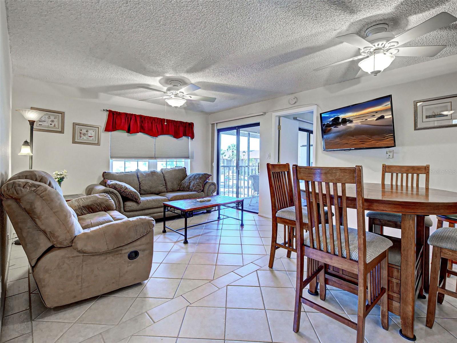 Photo 3 of 19505 QUESADA AVE #EE202