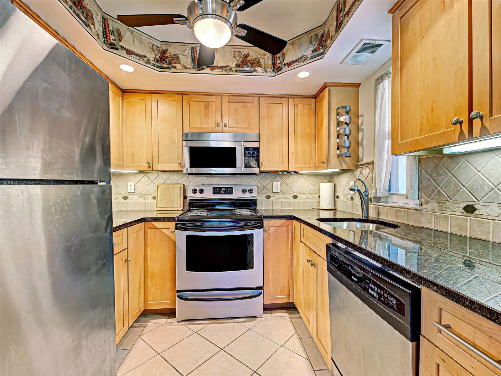 Photo 7 of 19505 QUESADA AVE #EE202