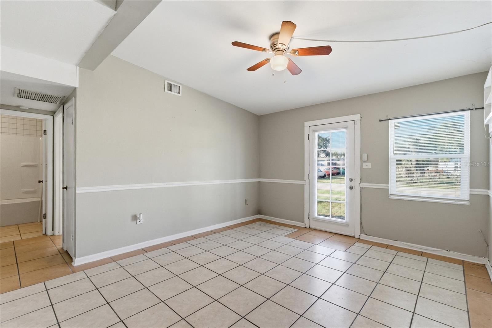 Photo 4 of 3420 NORMANDY DR