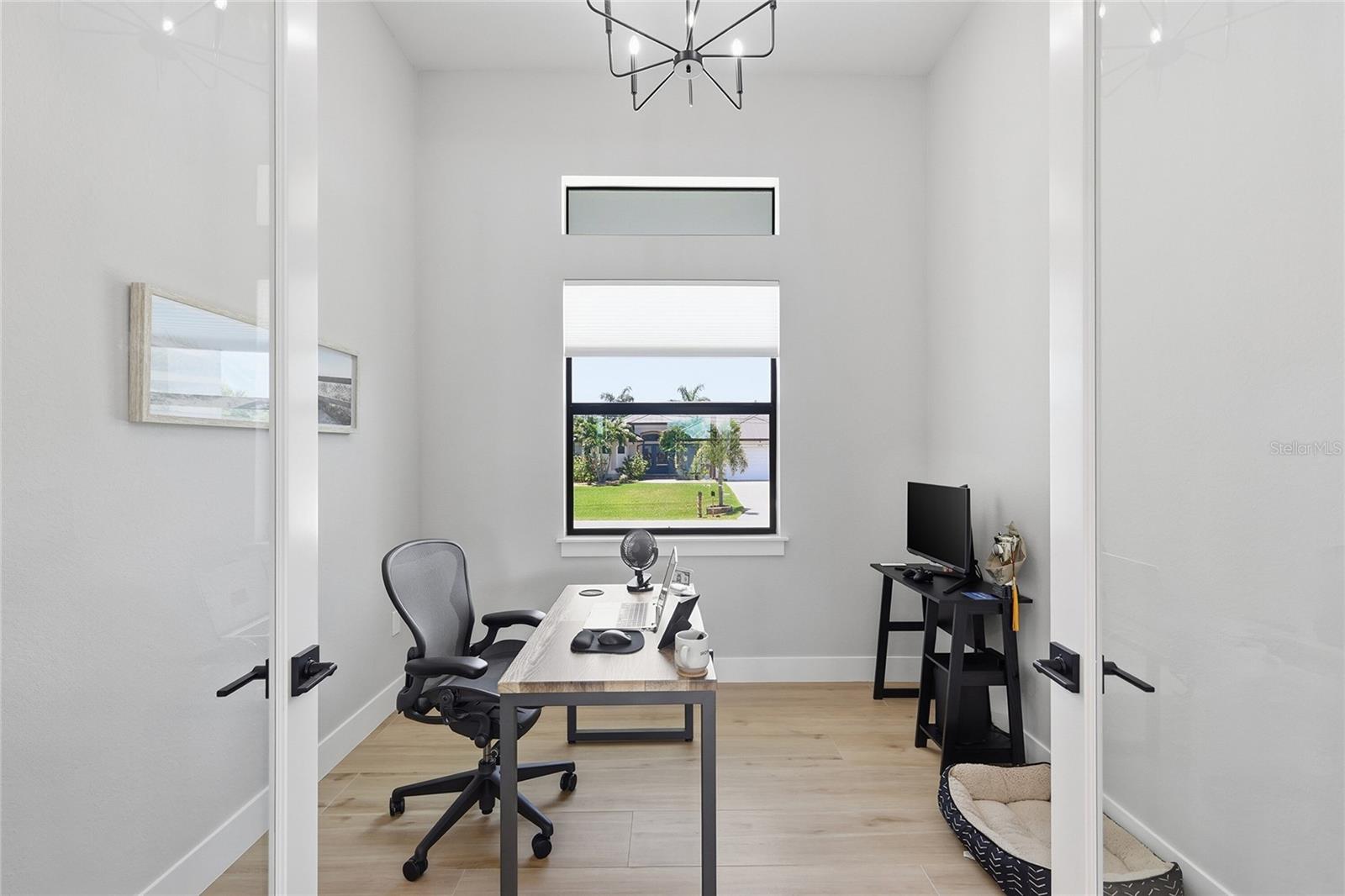 Photo 6 of 8105 ANTWERP CIR