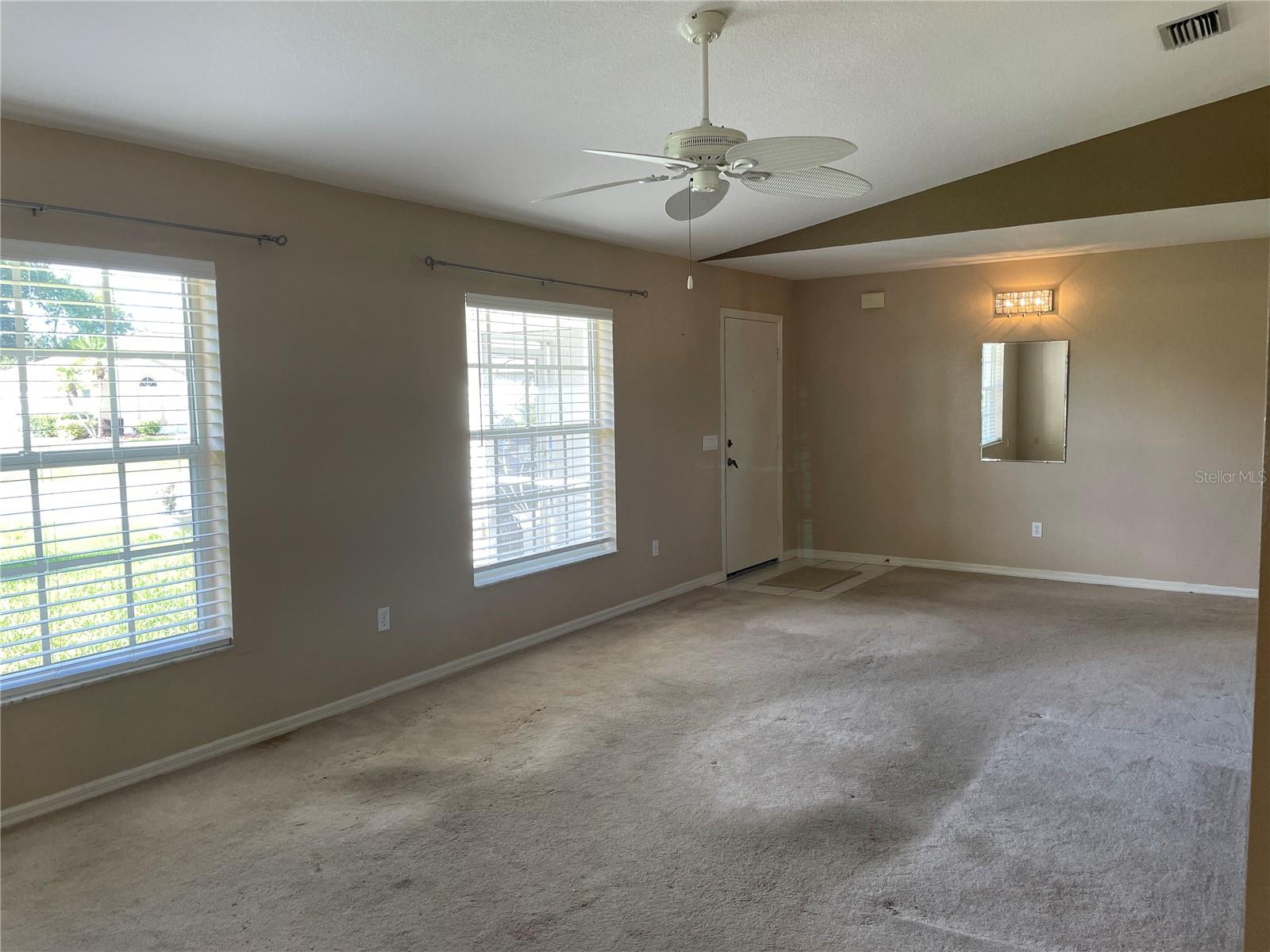 Photo 7 of 23372 MULLINS AVE