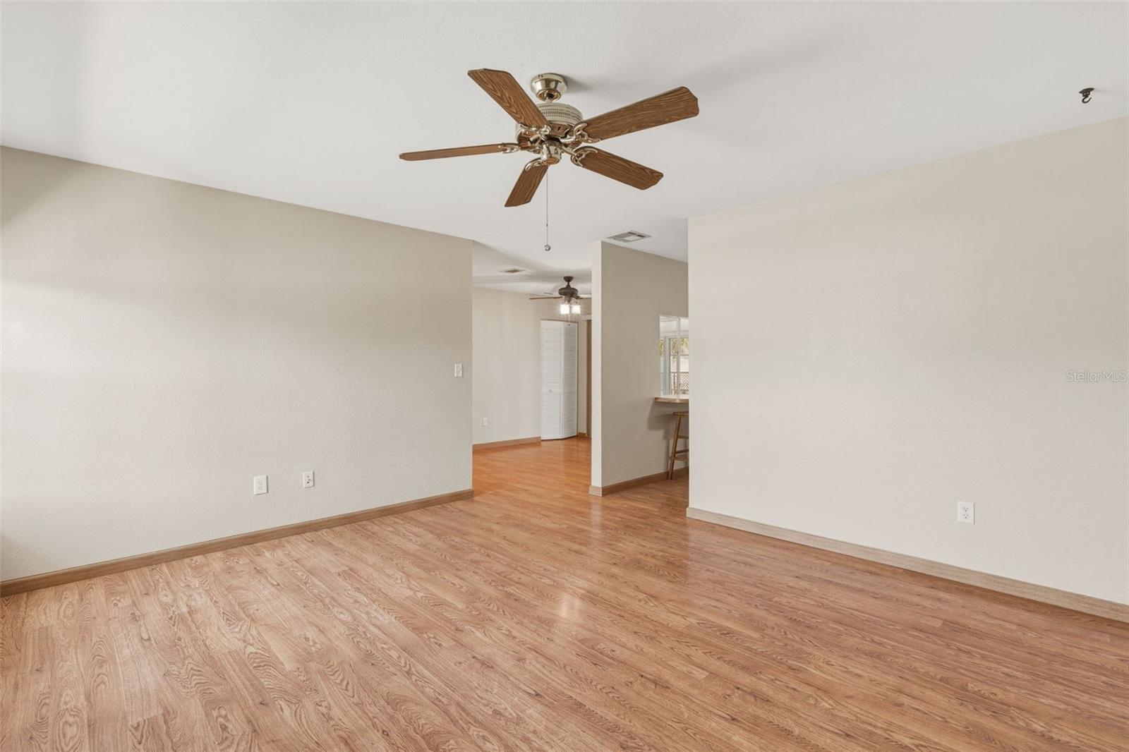 Photo 5 of 8460 PICKWICK RD