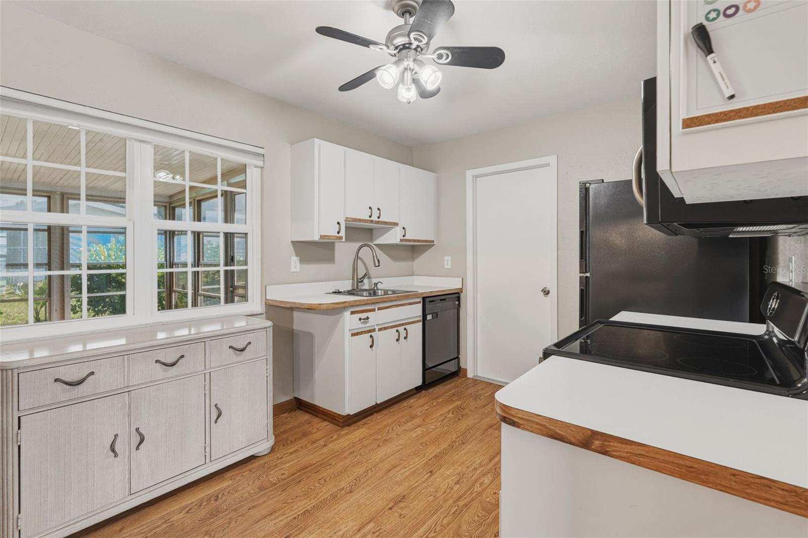 Photo 7 of 8460 PICKWICK RD