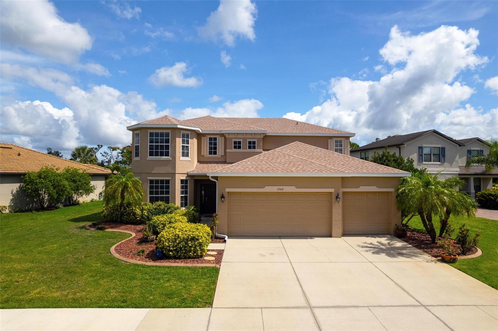 Photo 2 of 1762 BOTTLEBRUSH WAY
