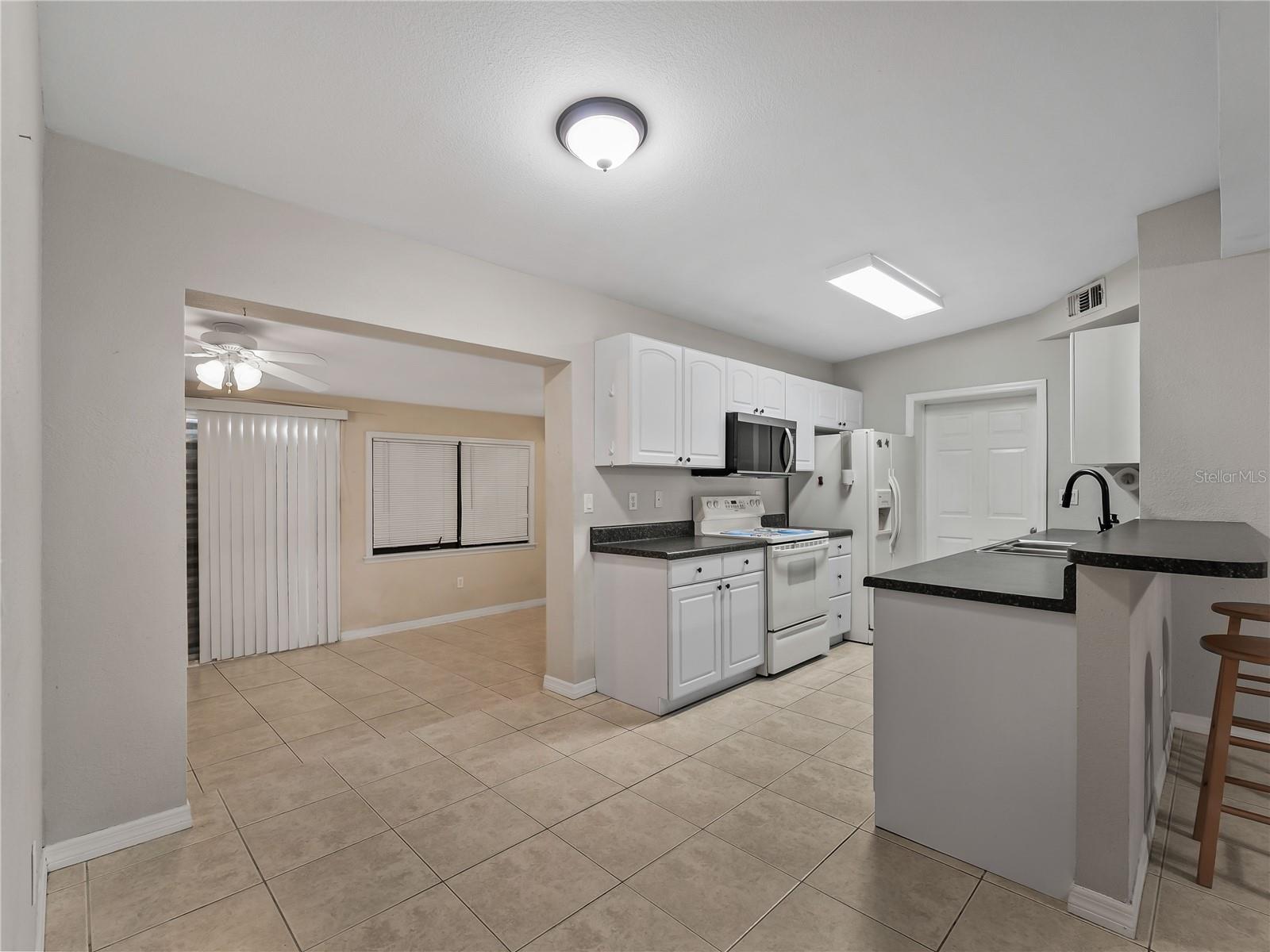 Photo 6 of 3181 NORMANDY DR