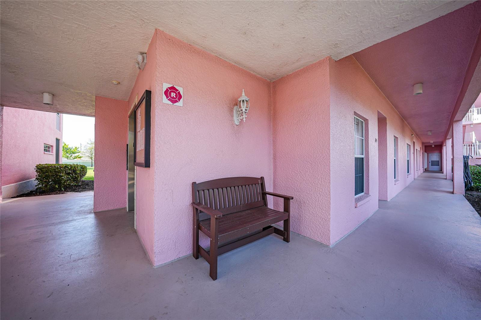 Photo 6 of 2061 WILLOW HAMMOCK CIR #105