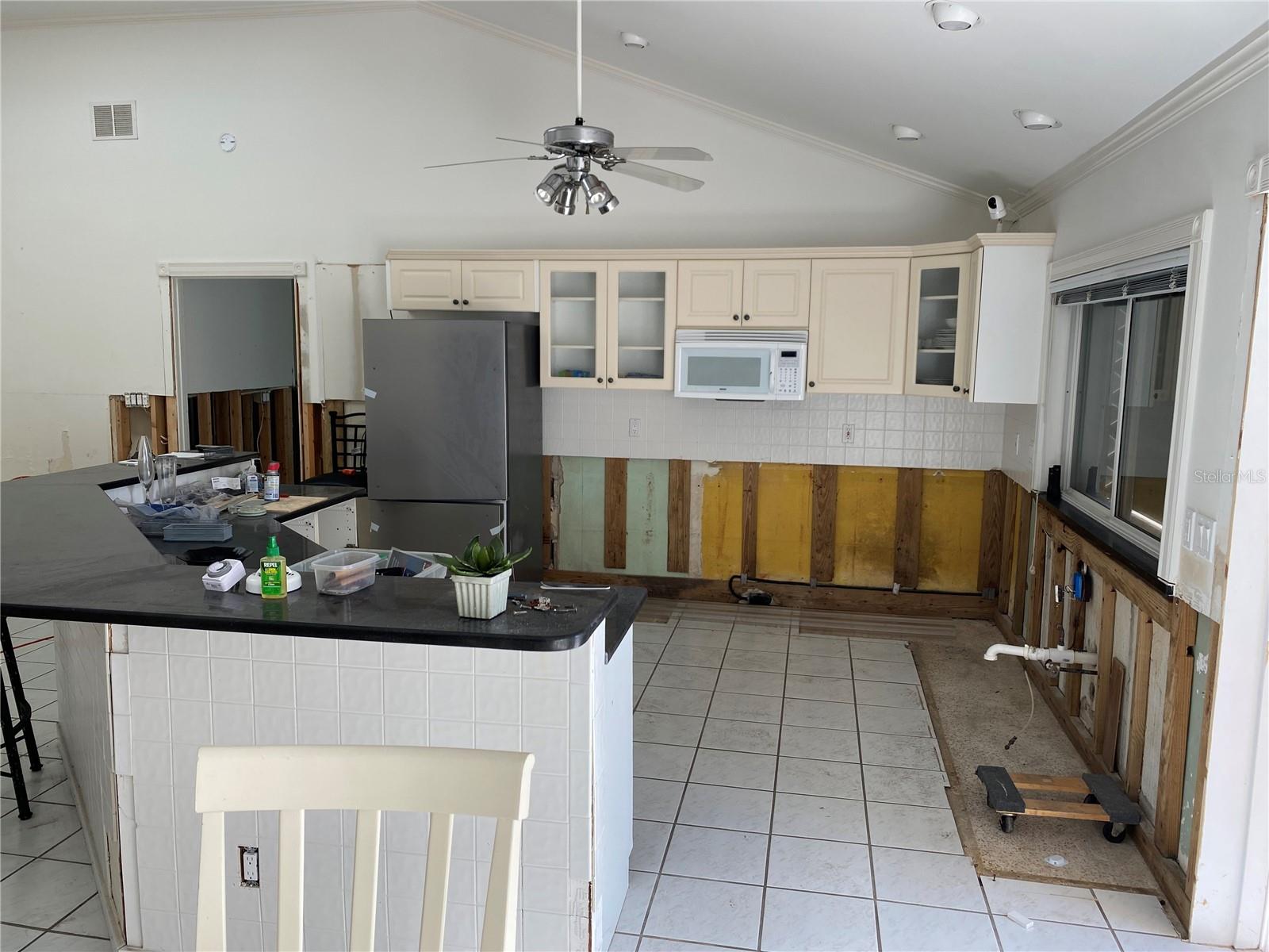 Photo 4 of 12440 PLACIDA RD