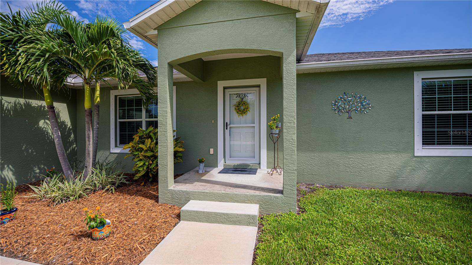 Photo 3 of 10236 WILLMINGTON BLVD