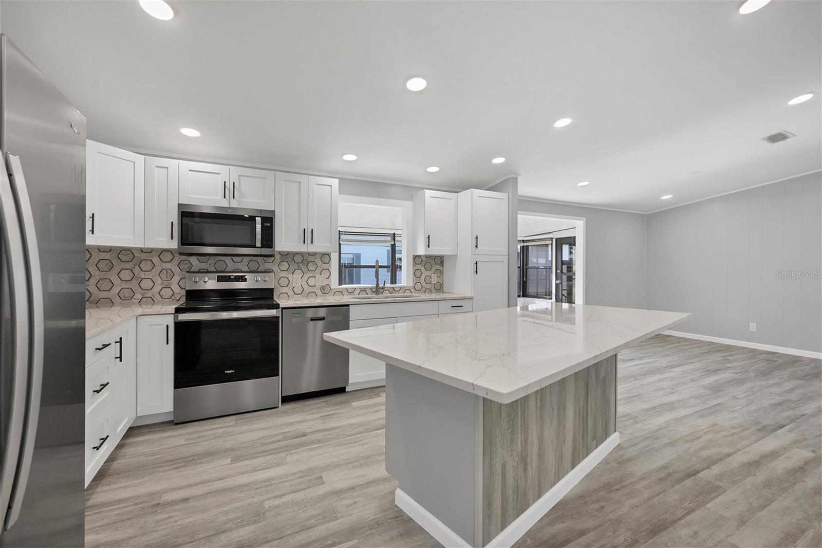 Photo 7 of 740 SUMMERSEA CT