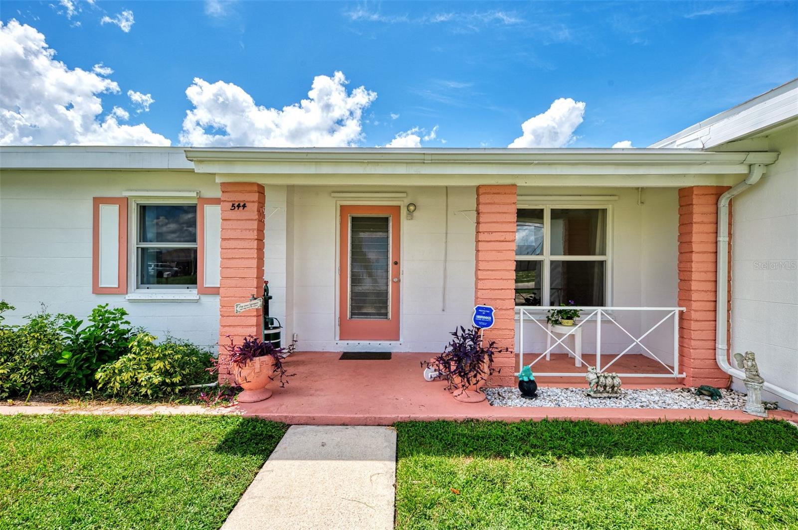 Photo of 544 LINDLEY TER