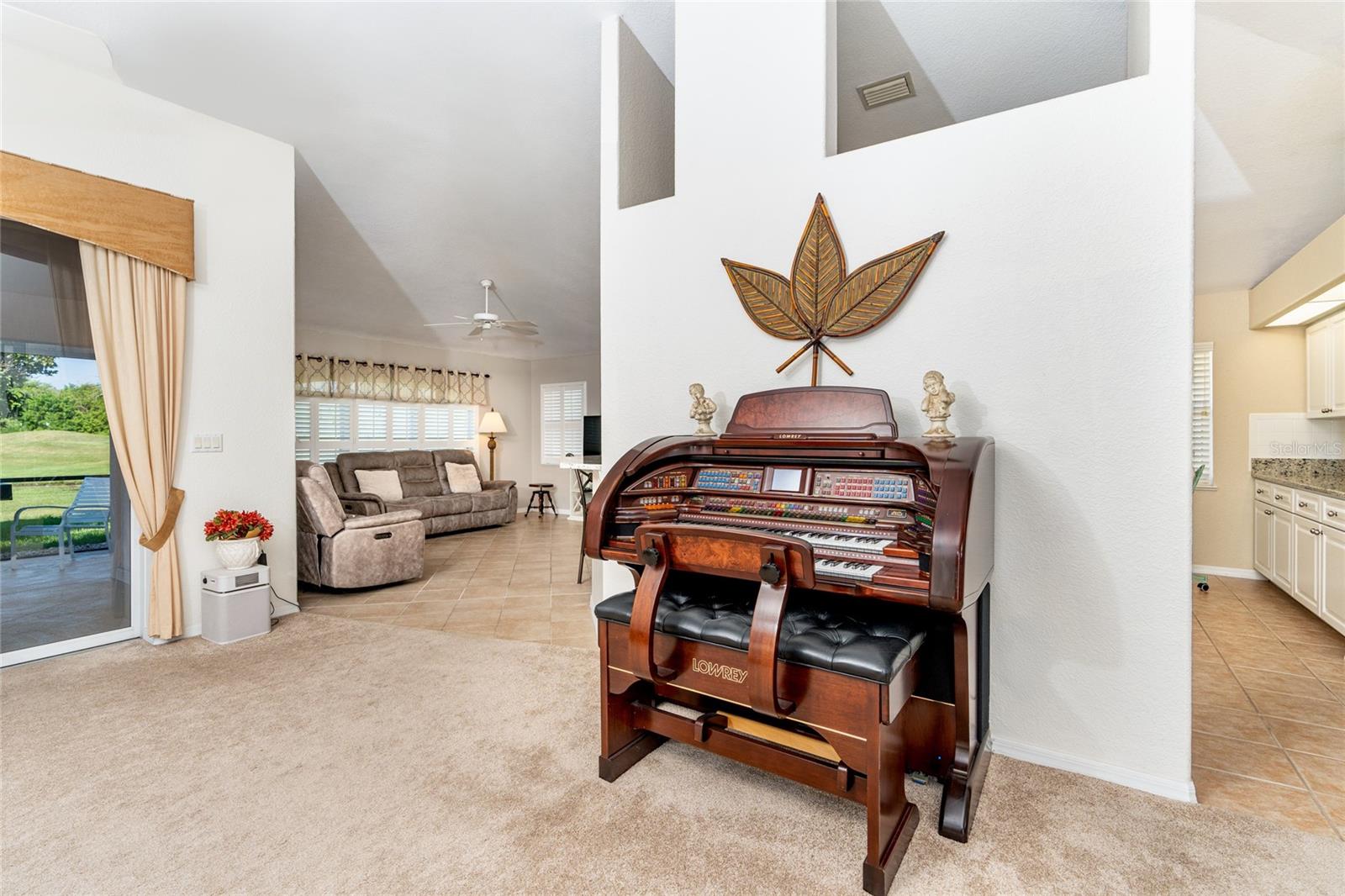 Photo 6 of 8216 PARKSIDE DR