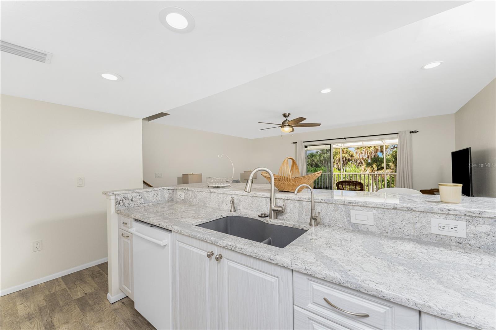 Photo 7 of 6800 PLACIDA RD #TH2