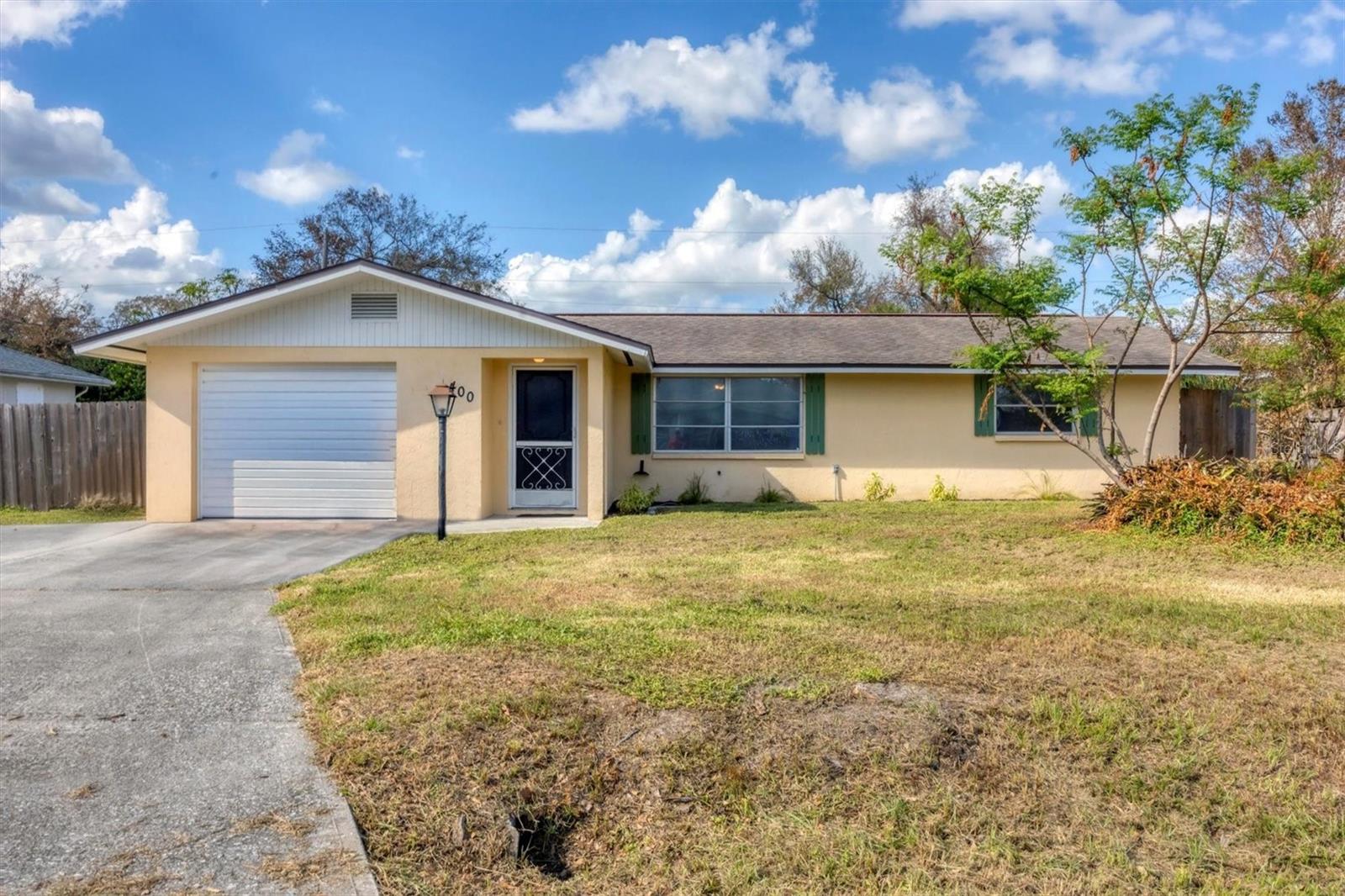 Photo of 400 BLUEBELL RD