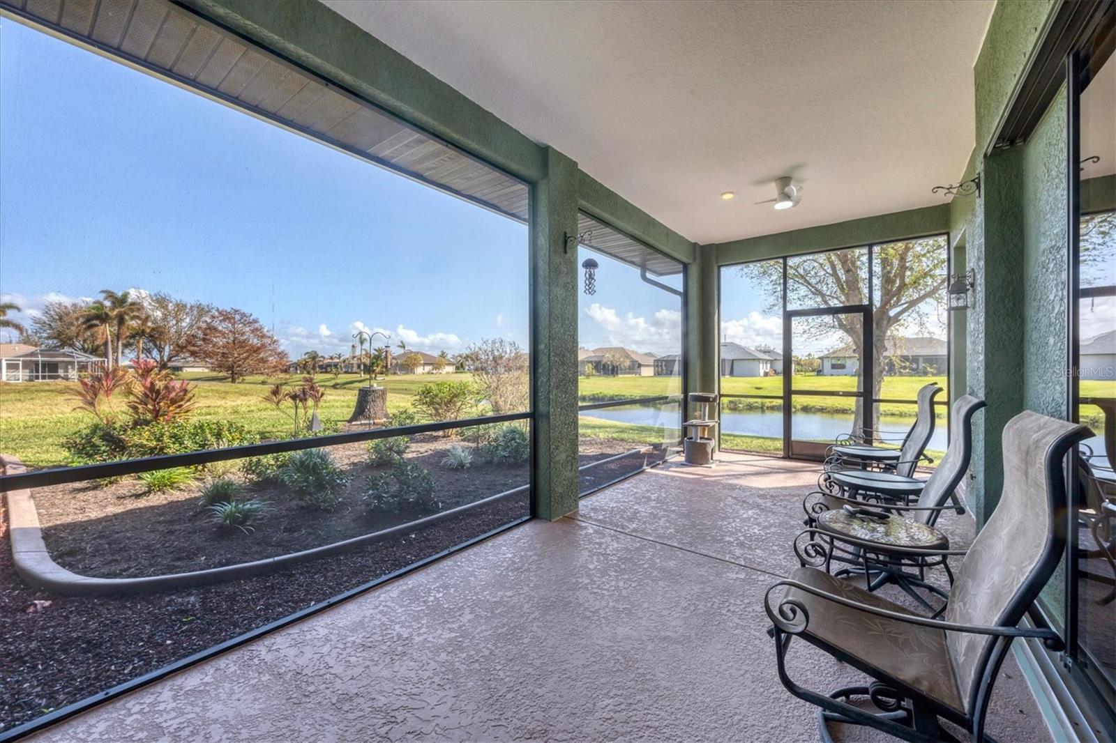 Photo 5 of 935 ROTONDA CIR