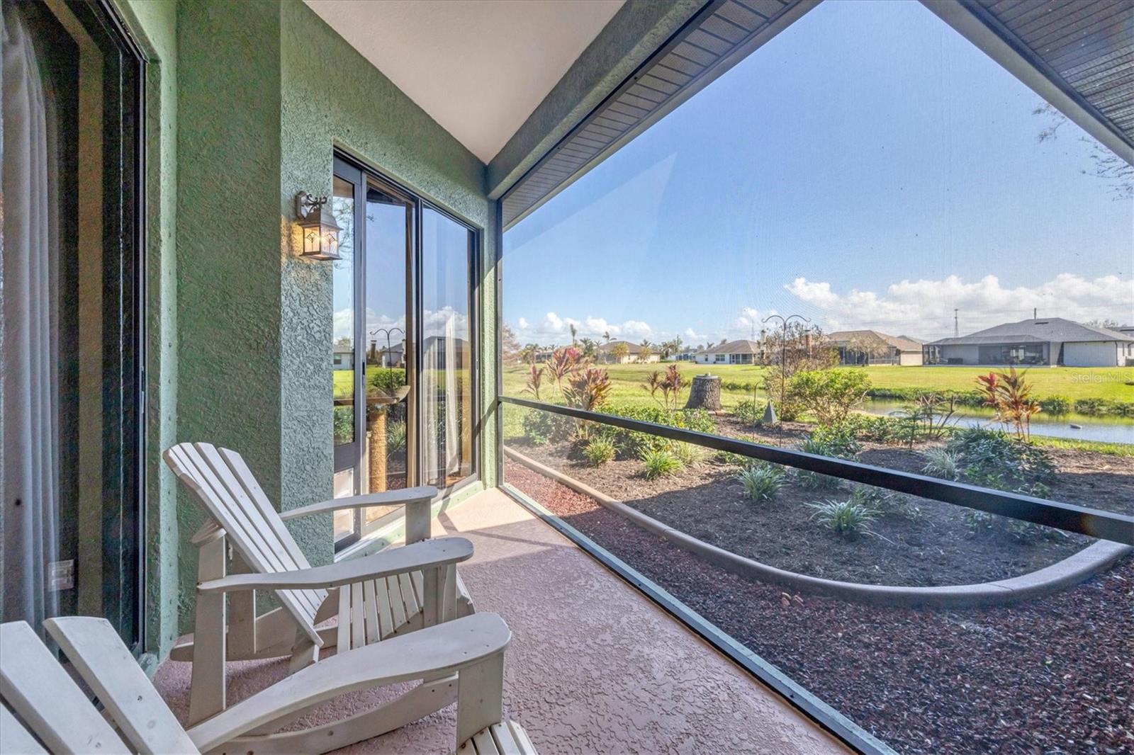 Photo 6 of 935 ROTONDA CIR