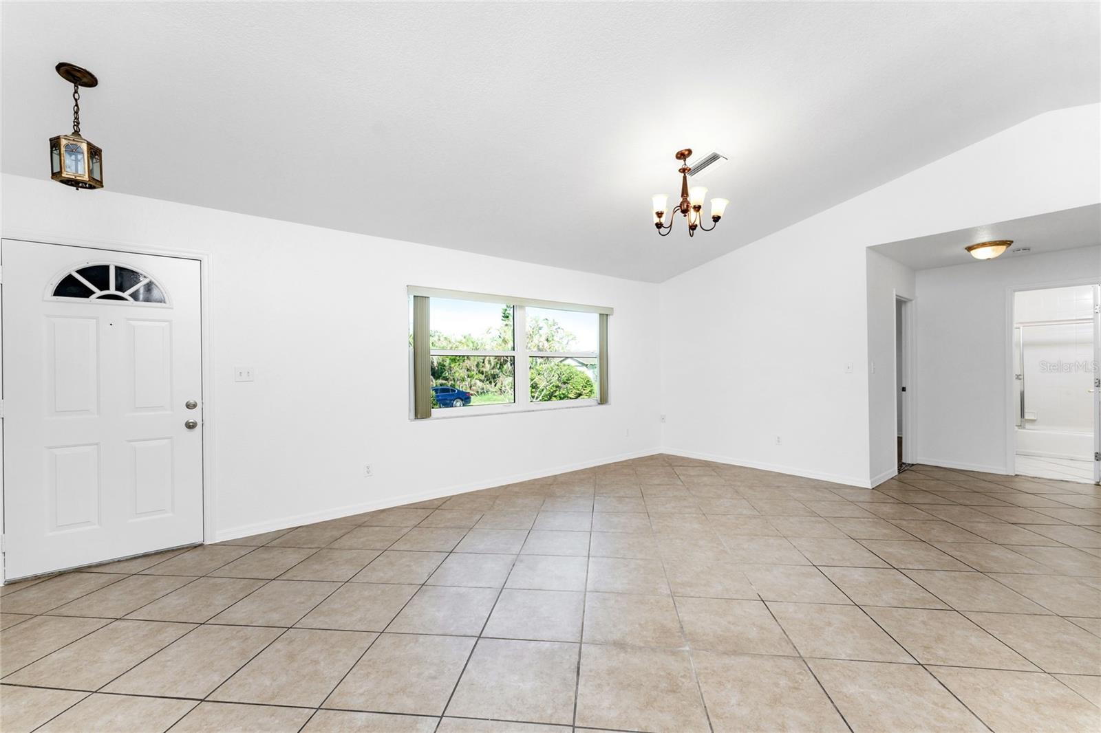 Photo 4 of 1201 WILSON DR