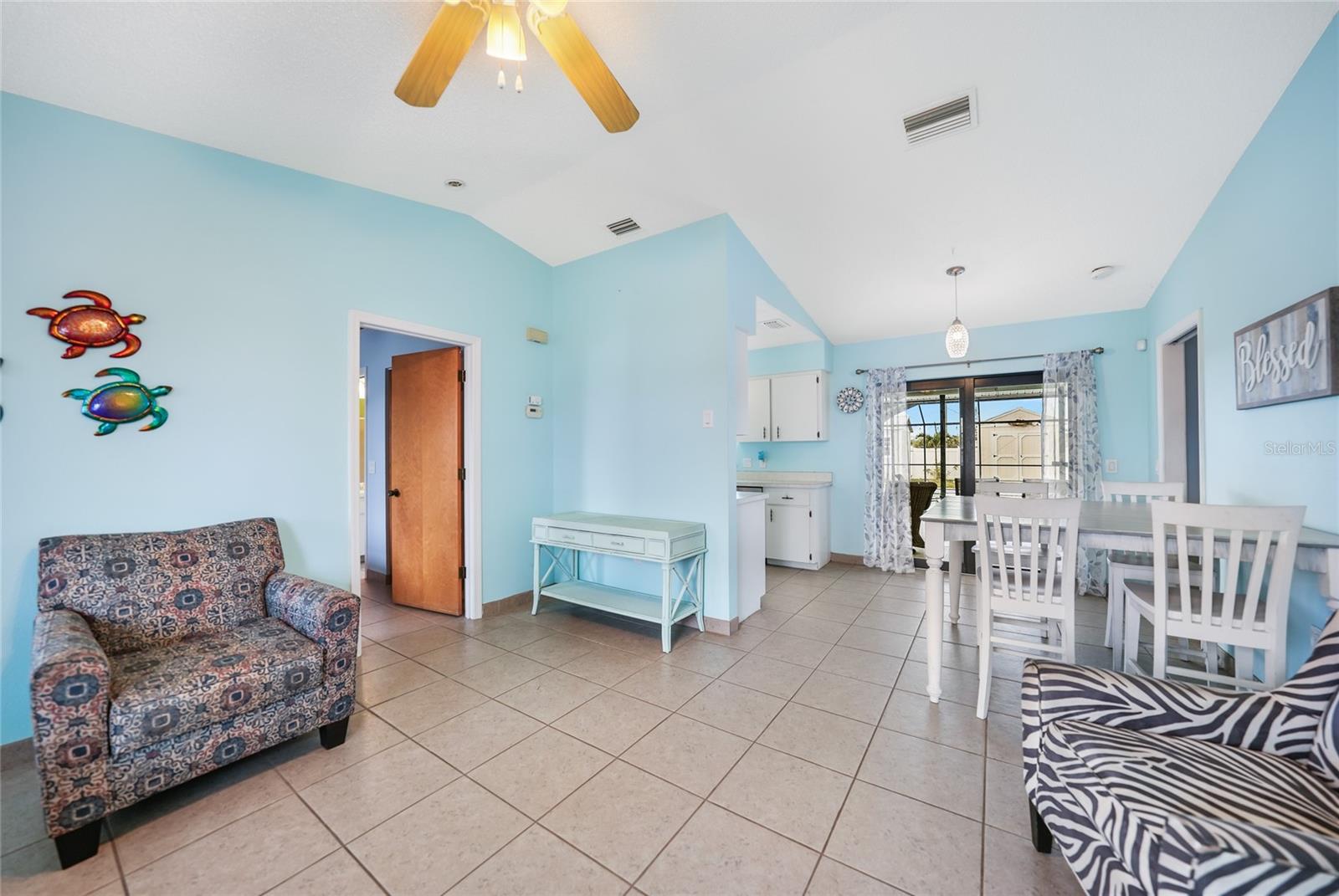 Photo 5 of 1740 FAUST DR