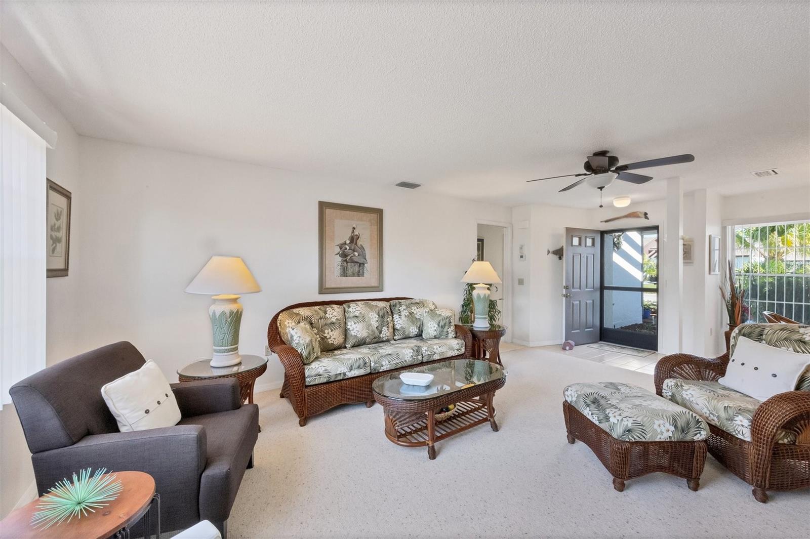 Photo 4 of 609 DEERWOOD AVE