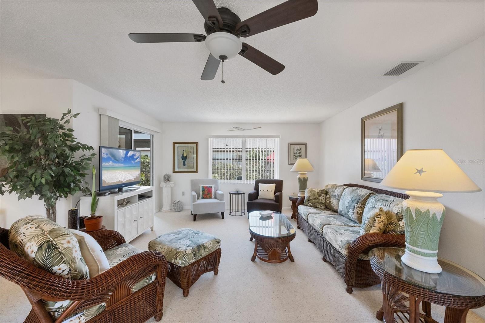 Photo 7 of 609 DEERWOOD AVE