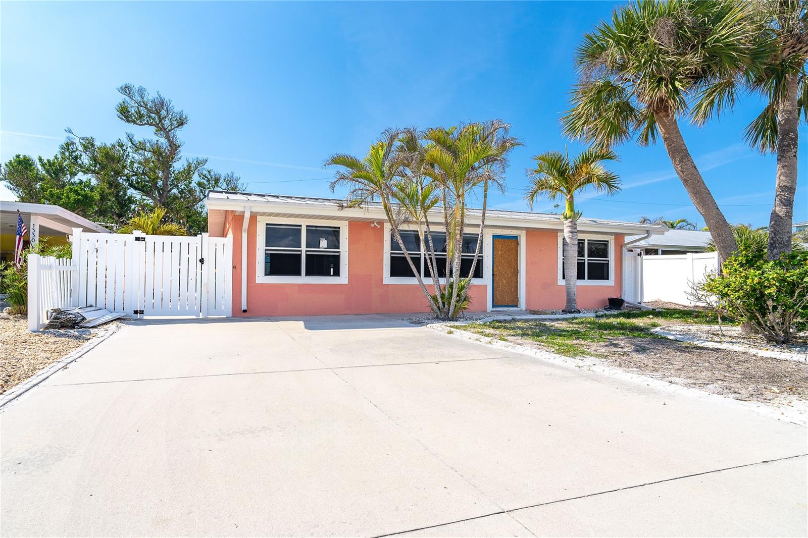 Photo of 1340 HOLIDAY DR