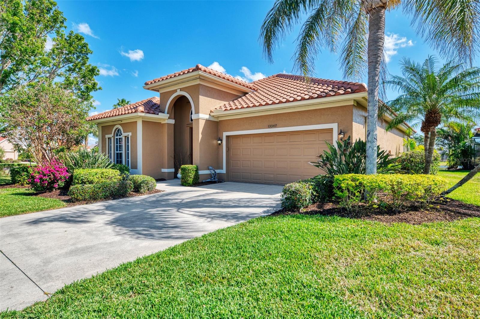 Photo 3 of 13347 GOLF POINTE DR