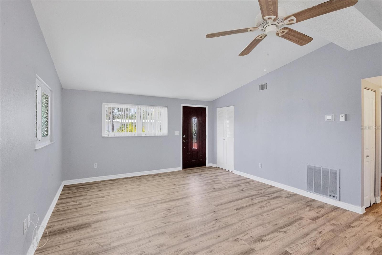 Photo 6 of 5280 GROBE ST