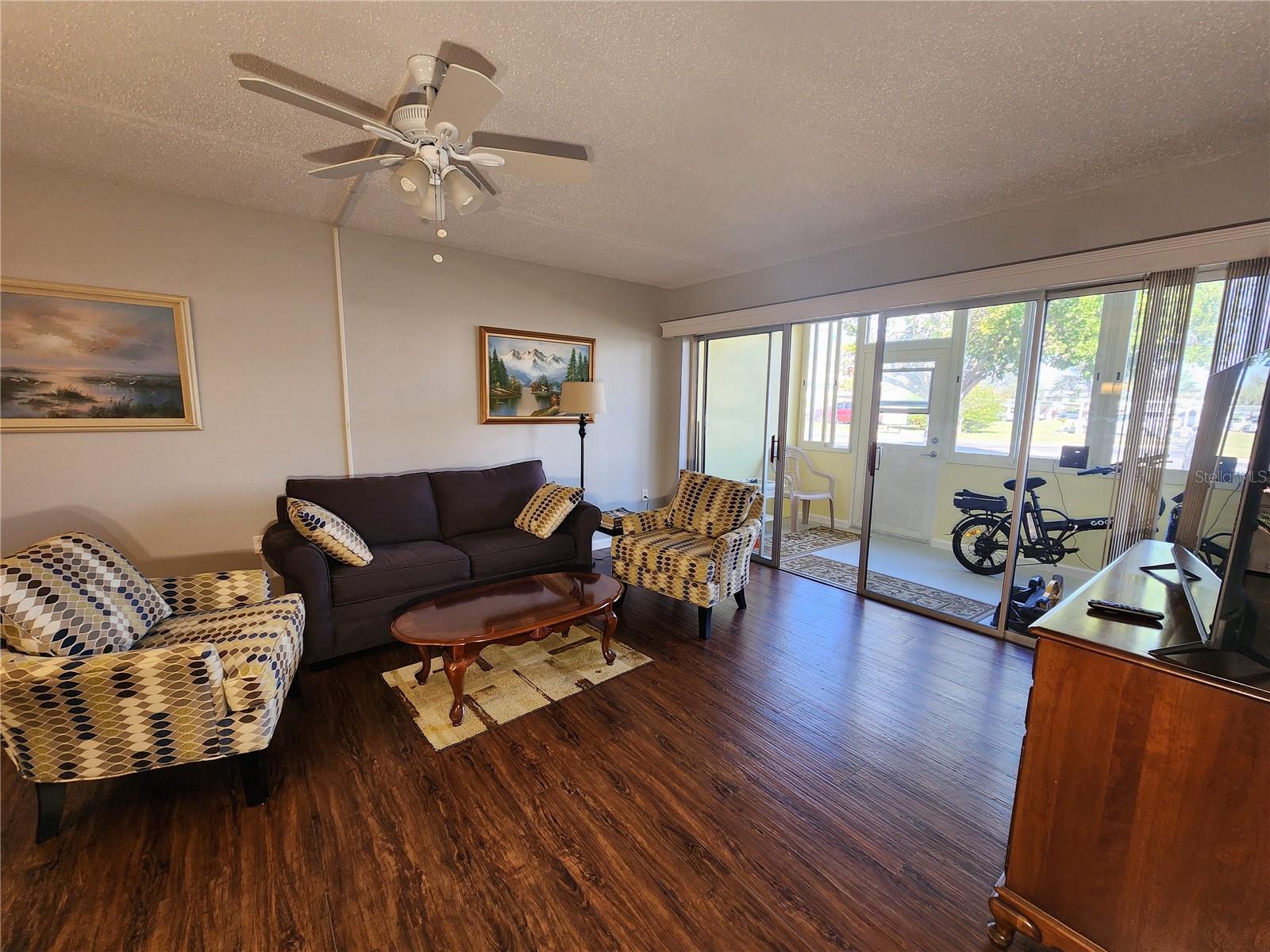 Photo 4 of 21320 BRINSON AVE #109