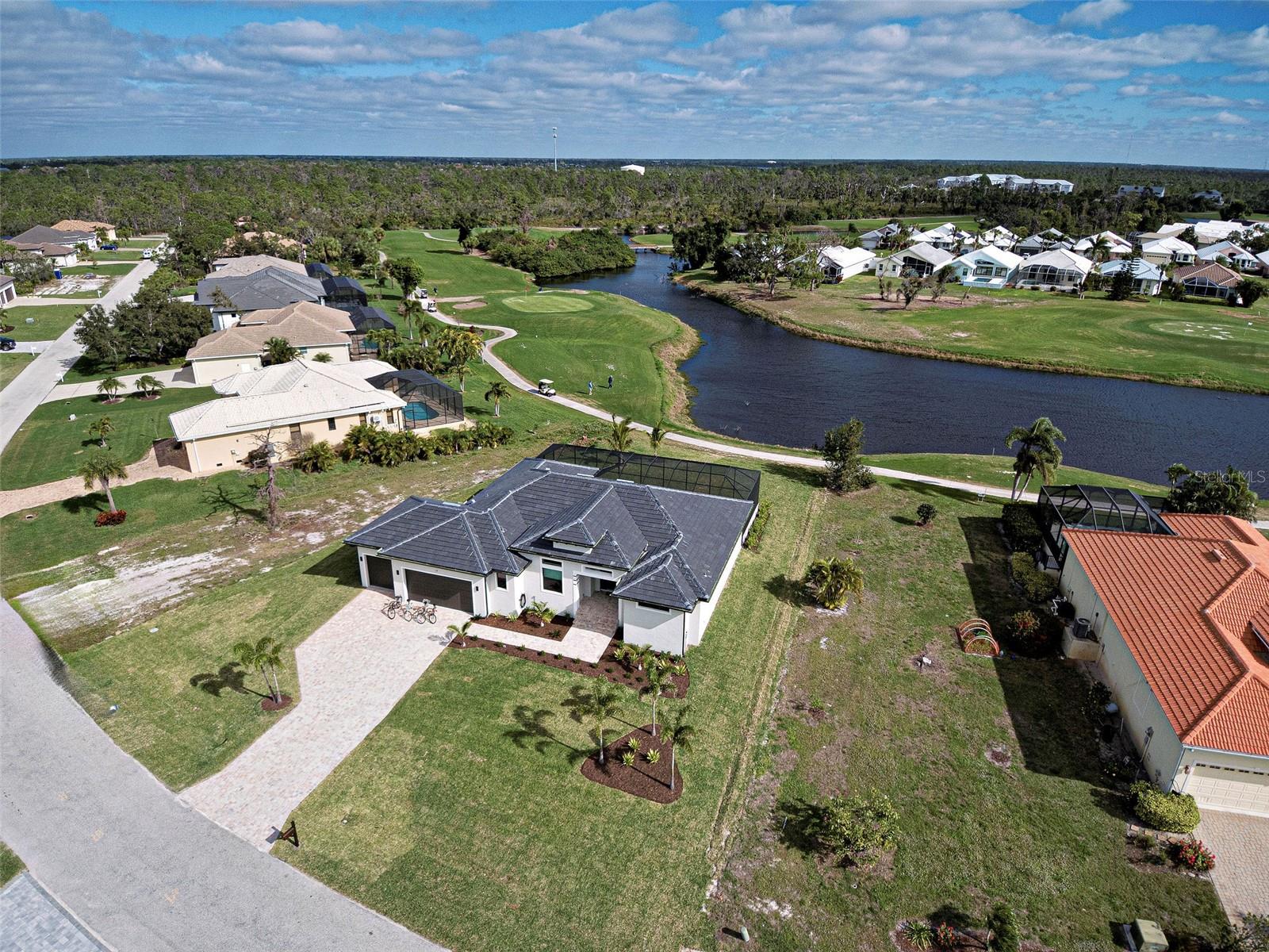 Photo 7 of 19 WINDWARD RD
