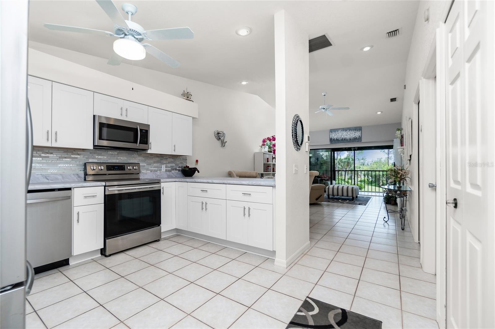 Photo 3 of 4260 PLACIDA RD #9B
