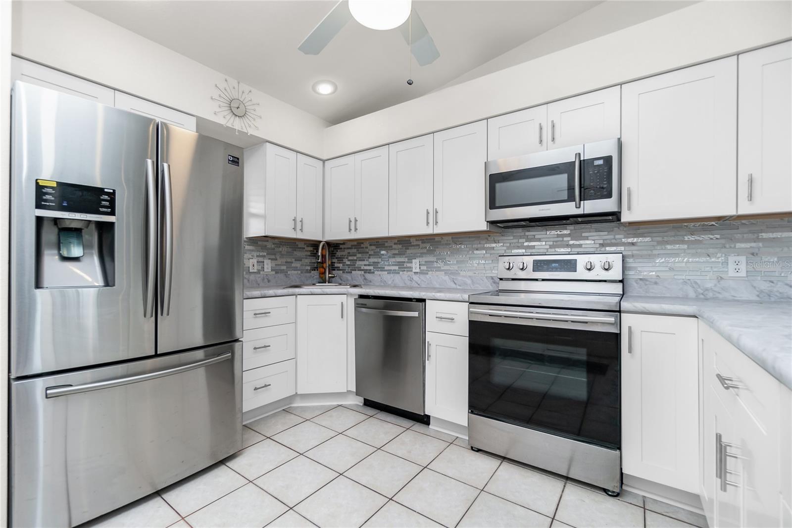 Photo 5 of 4260 PLACIDA RD #9B
