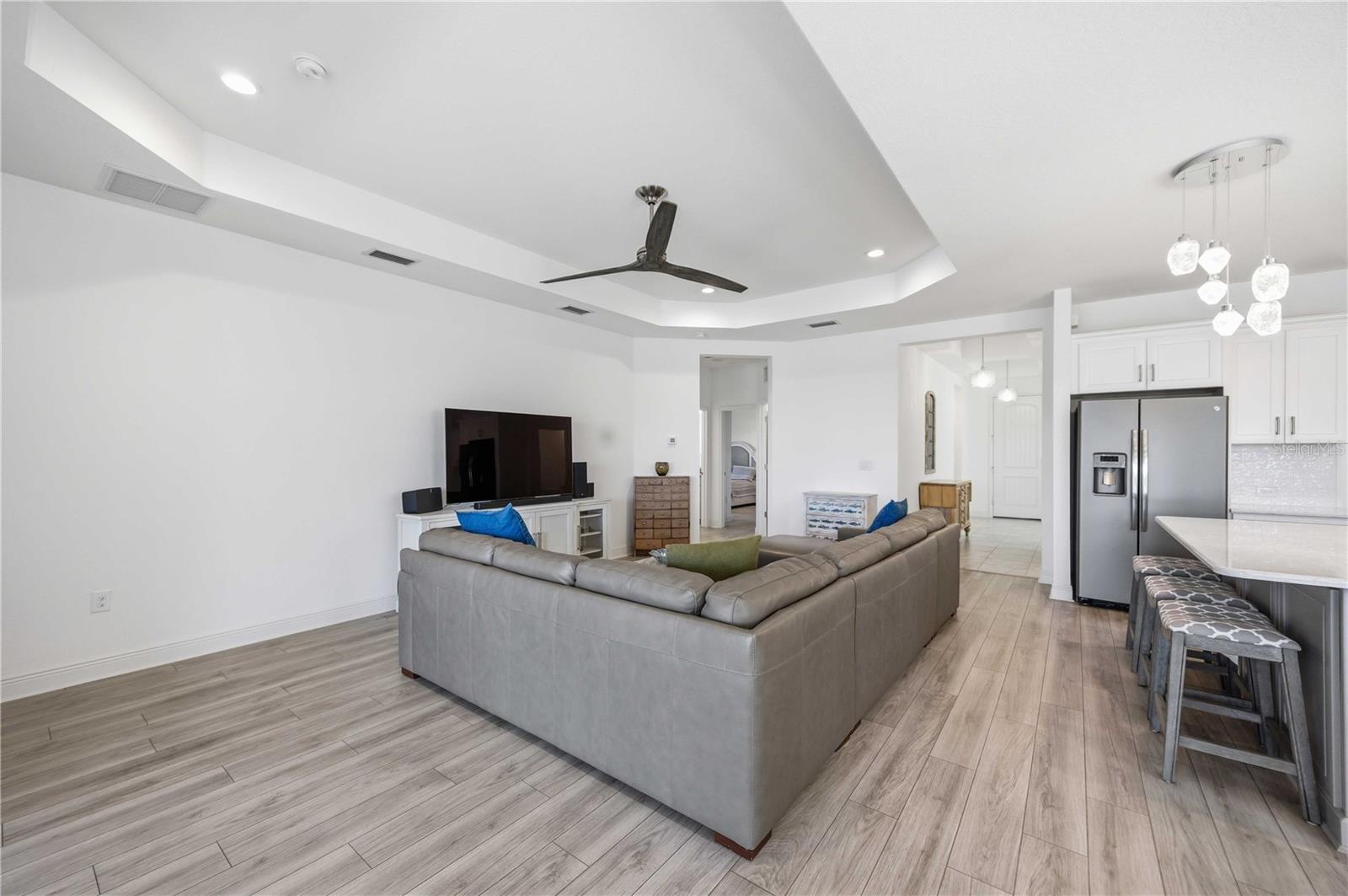 Photo 6 of 225 BENEDETTO CT