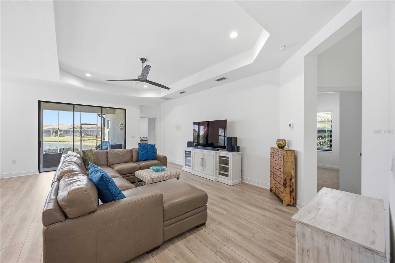 Photo 7 of 225 BENEDETTO CT