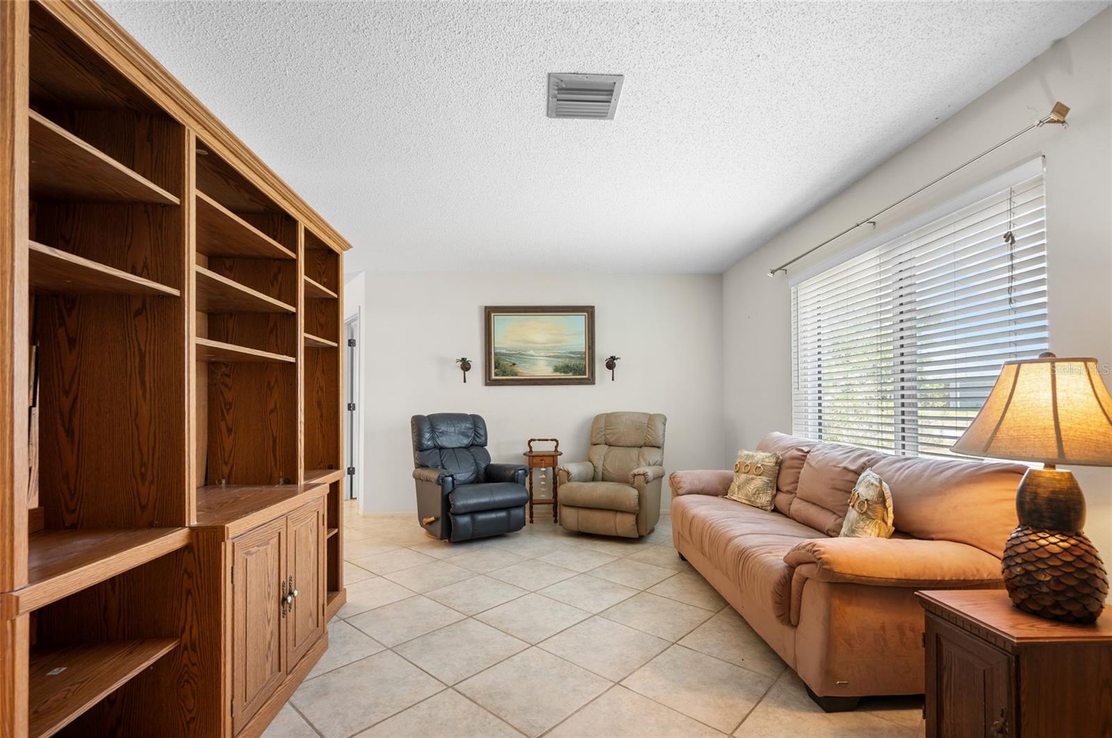 Photo 4 of 10123 MELANIE AVE