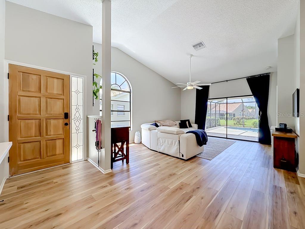 Photo 4 of 5569 GREYSTON ST