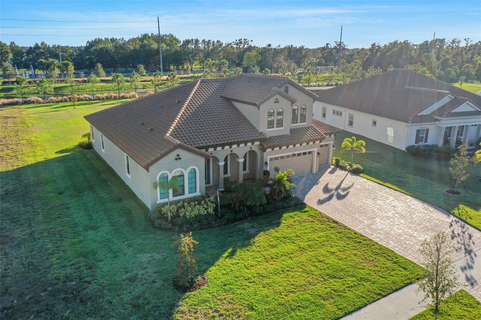 Photo 2 of 10469 MEADOWRUN DR