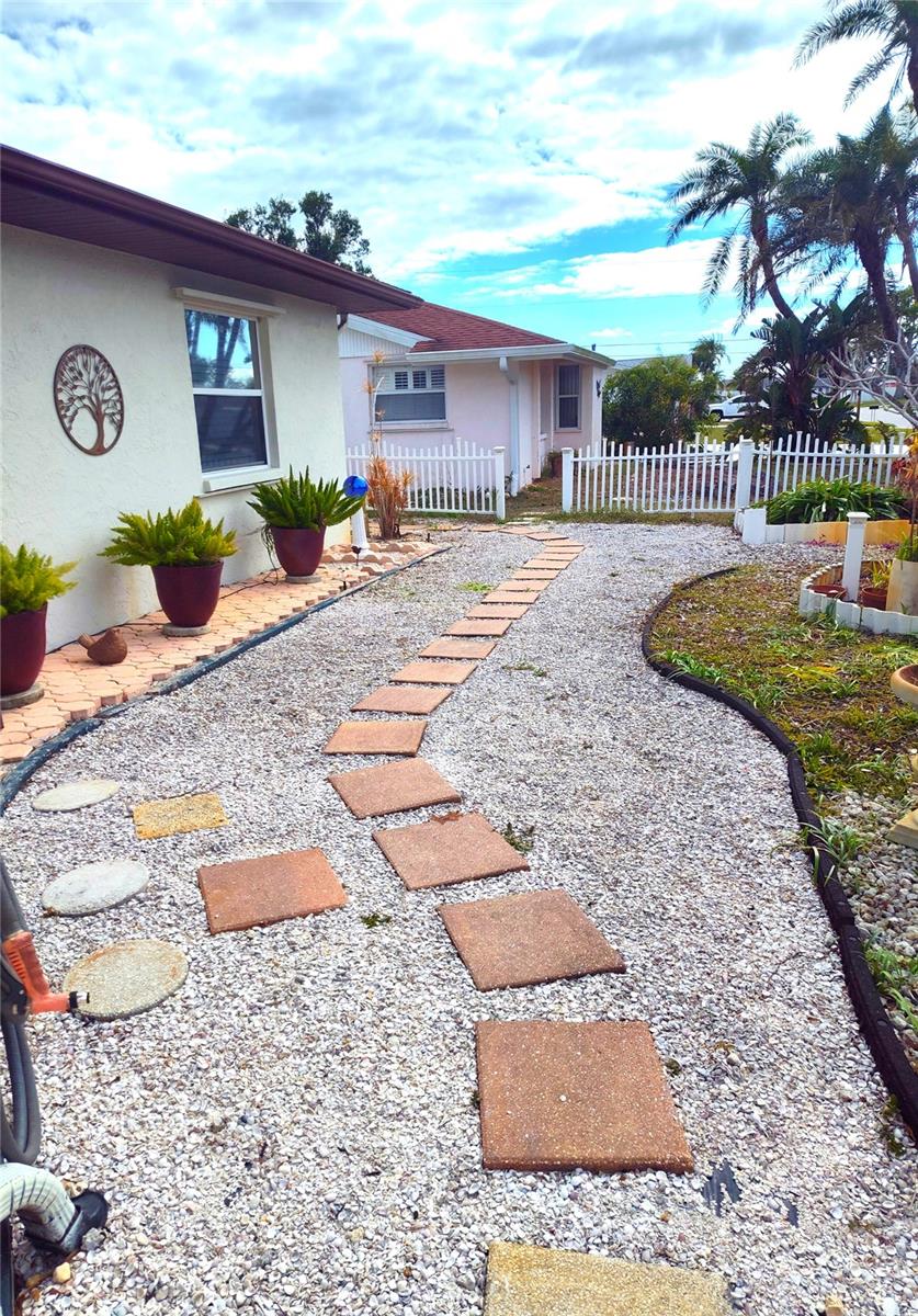 Photo 5 of 270 CAPRI AVE