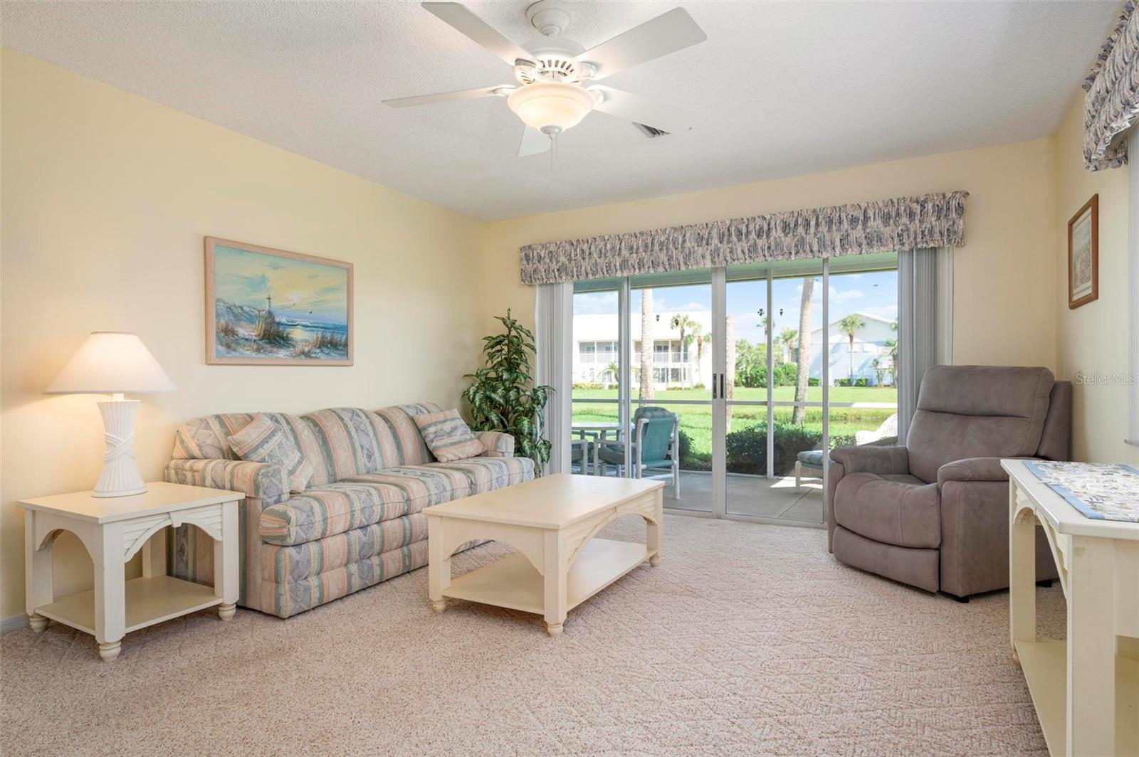 Photo 4 of 451 WEXFORD CIR
