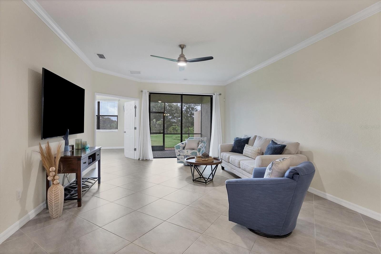 Photo 4 of 23928 SKYFLOWER CT