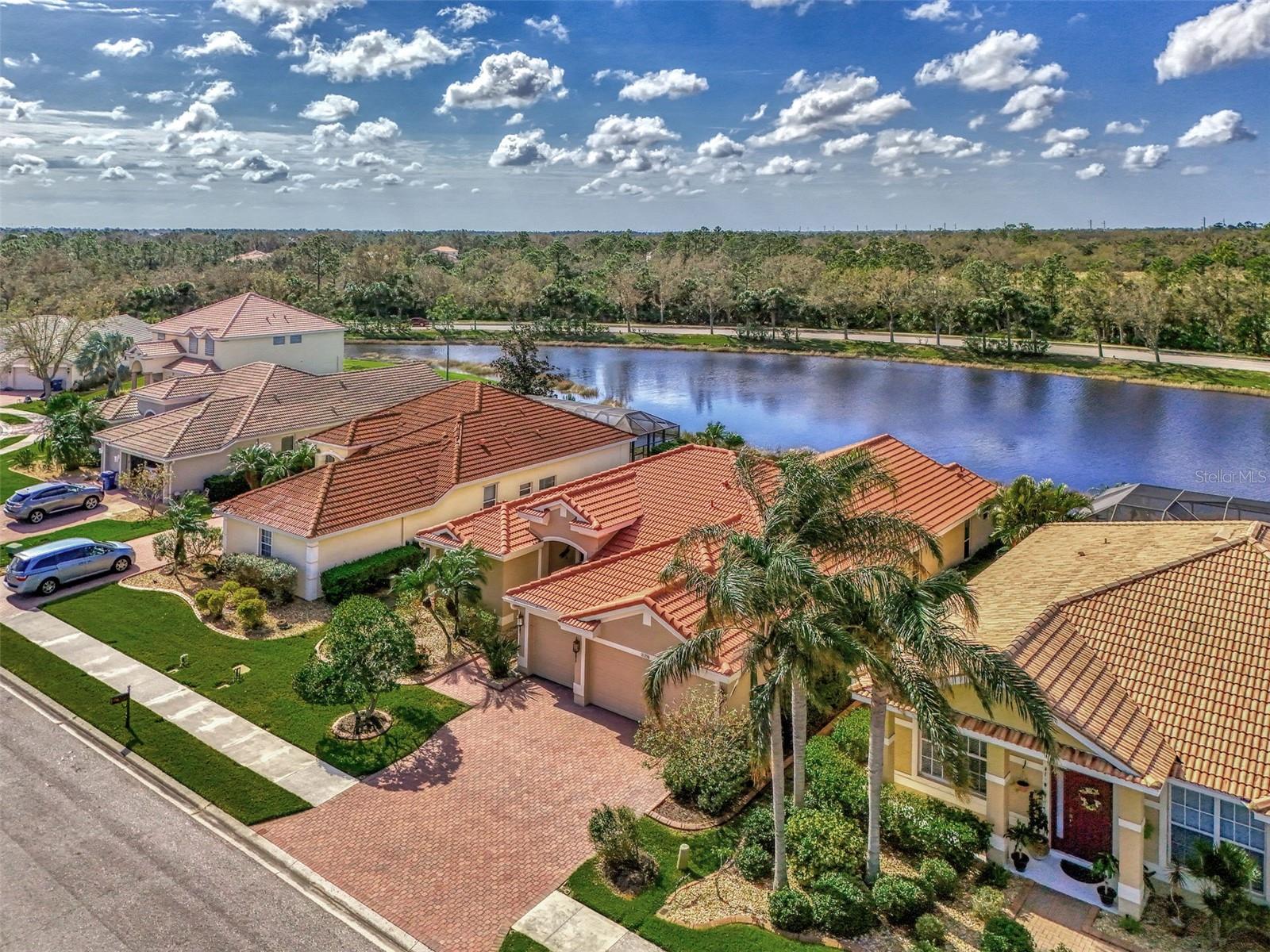 Photo 4 of 11356 DANCING RIVER DR