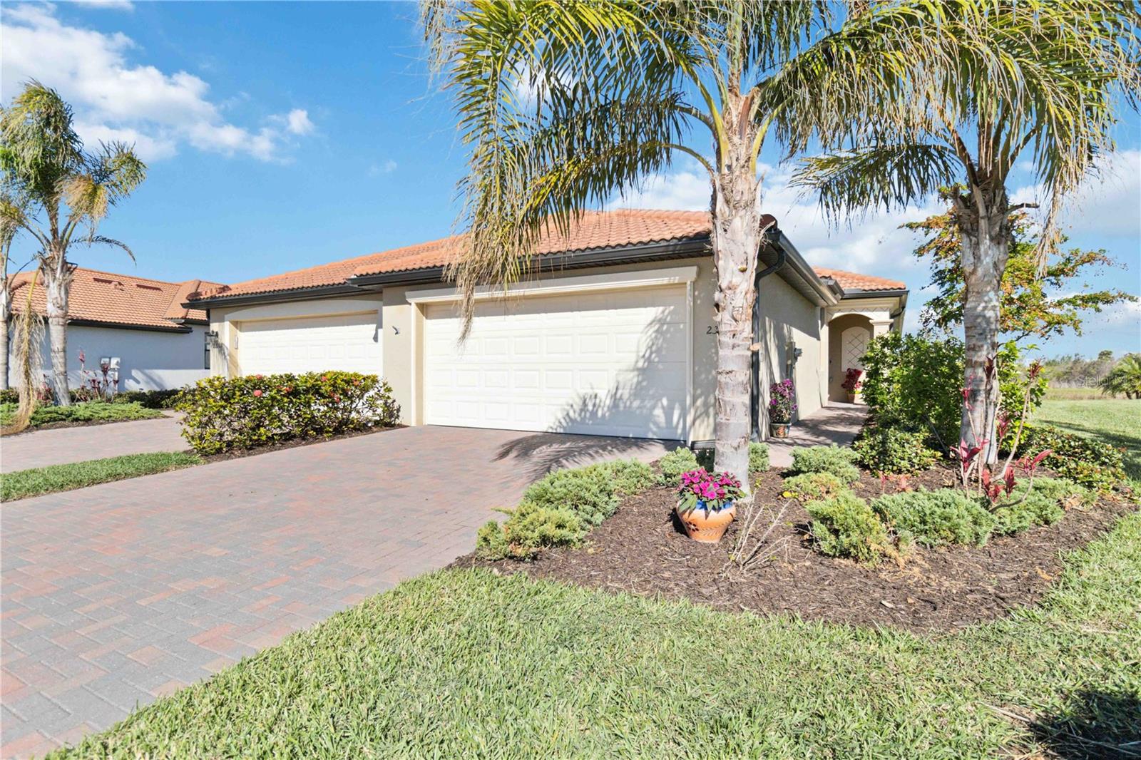 Photo 5 of 23924 SKYFLOWER CT
